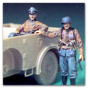 Офицер Ваффен СС и пехота СС