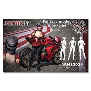 1/12 Девушка-байкер