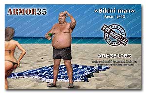 Мужчина в бикини