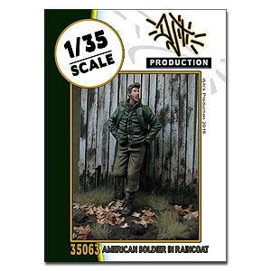 Американский солдат в плаще