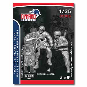 Парашютисты проверяют карту — Нормандия, 1944 г.