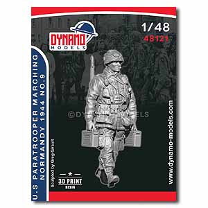 Американский десантник-«заряжающий пулемет» на марше (Нормандия, 1944 г.) № 9
