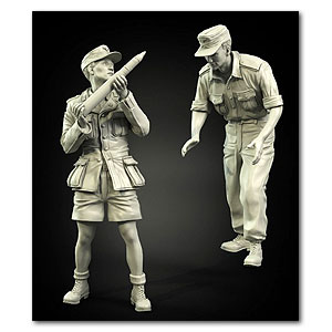 Танкисты ДАК заряжают боекомплект