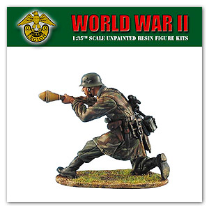 Немецкий десантник на коленях с панцерфаустом