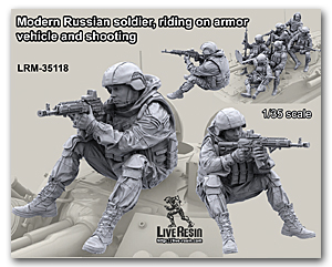 1/35 Современный российский солдат, едущий на бронетехнике и стреляющий