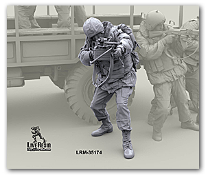 1/16 Внутренние войска РФ - стрельба из ПКМ с рук, вариант шлема СШ-93