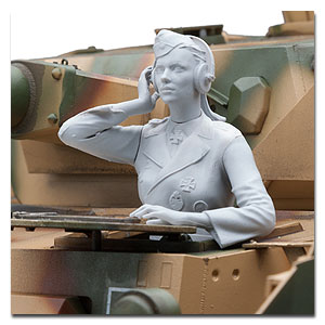 Немецкая женщина-водитель танка Pzkpfw IV (для TRUMPETER)