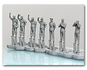 1/200 Фигурки флота Японии Второй мировой войны + офицеры (всего 57 фигурок в разных позах)